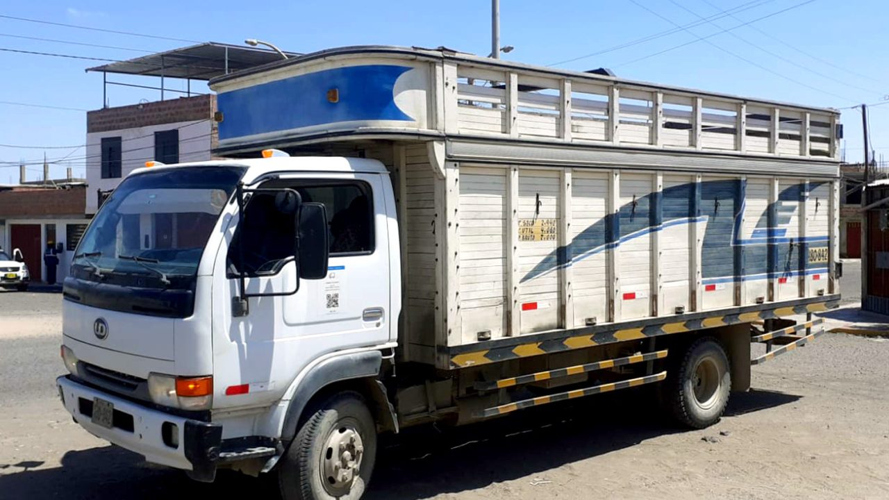 CAMION-NISSAN-DIESSEL-CONDOR-5