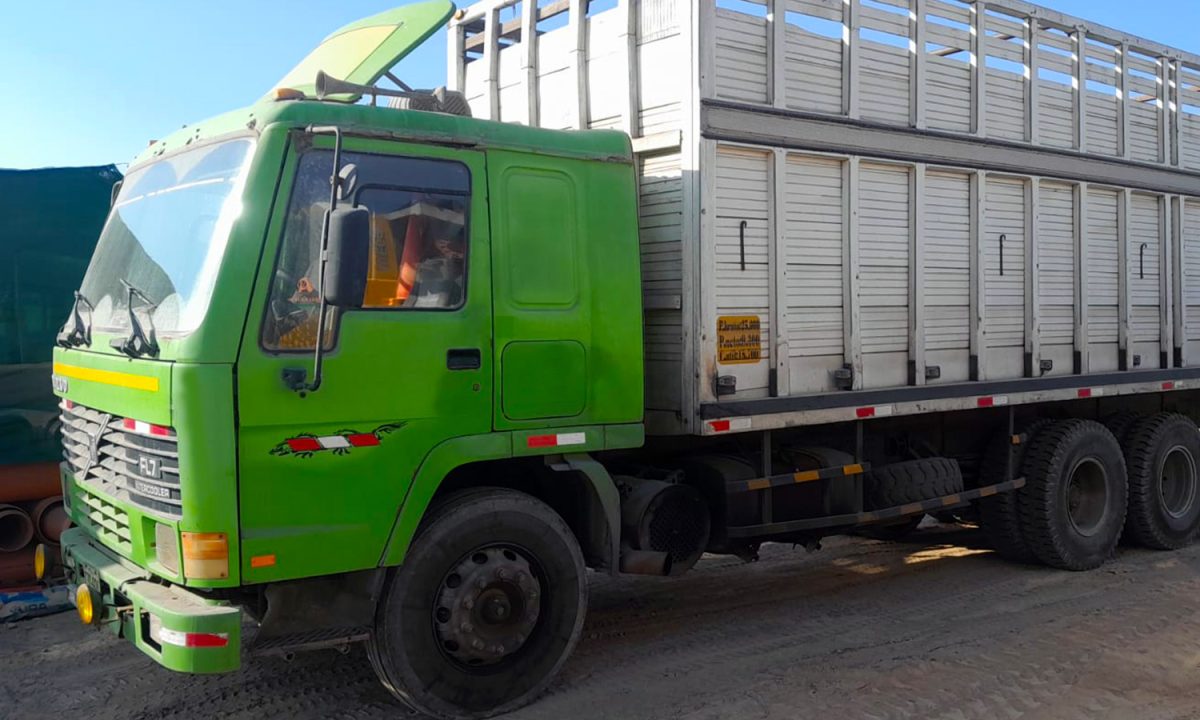 CAMION-VOLVO-FL7