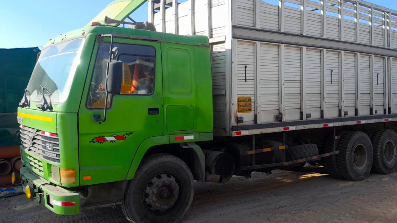 CAMION-VOLVO-FL7