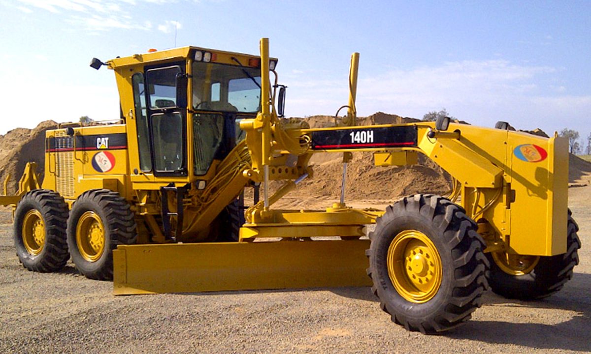 MOTONIVELADORA-CATERPILLAR-140H-XZH01458